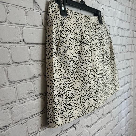 Urban Outfitters‎ Women’s Mini Skirt Black and White NWT - Picture 3 of 9